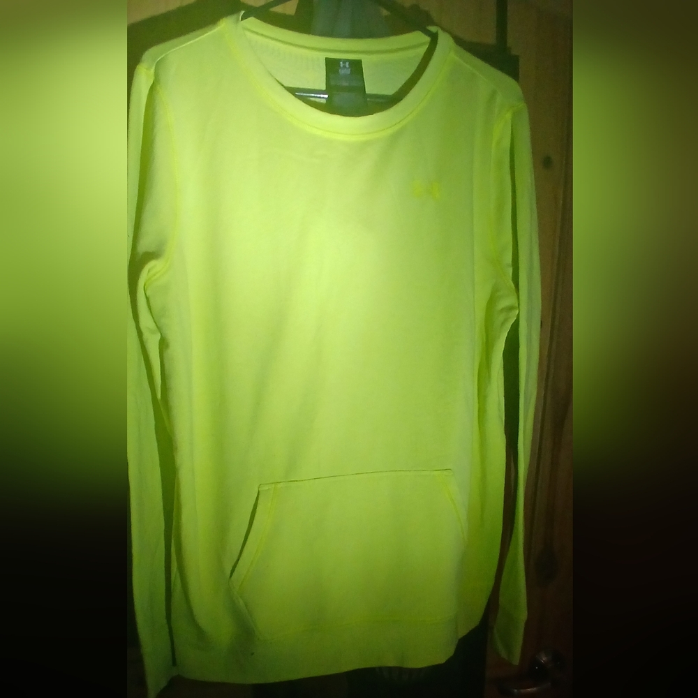 , Underarmour size LG